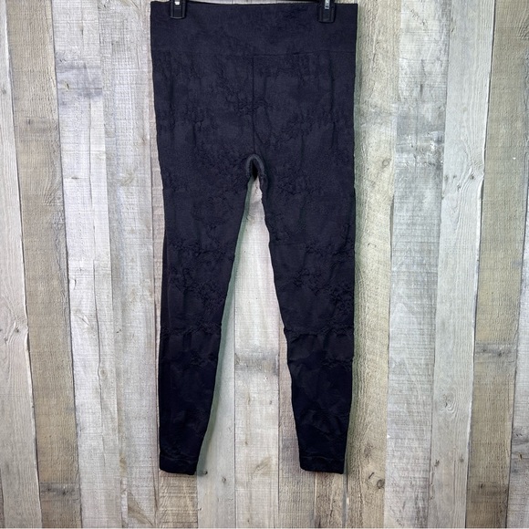 GymShark Compression Style Leggings - Picture 2 of 4